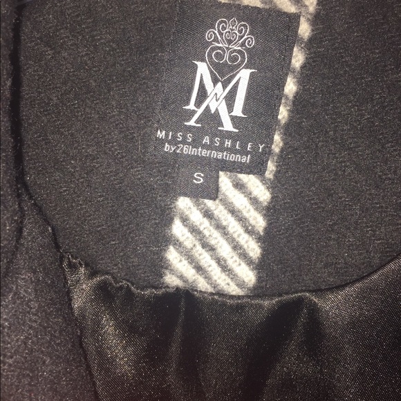 Coat - Picture 2 of 3